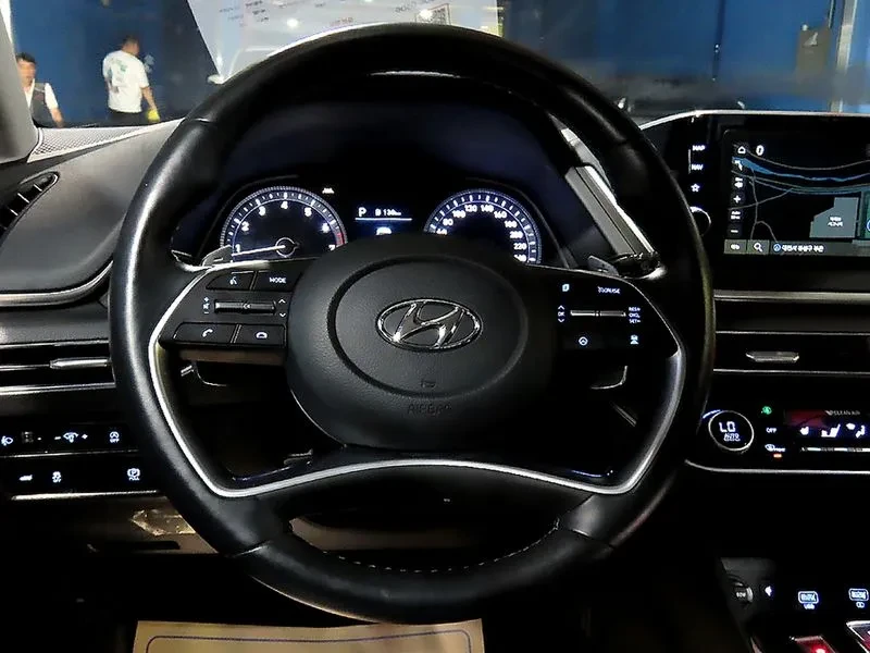 Hyundai Sonata 2.0 Premium, снимка 17 - Автомобили и джипове - 56408763