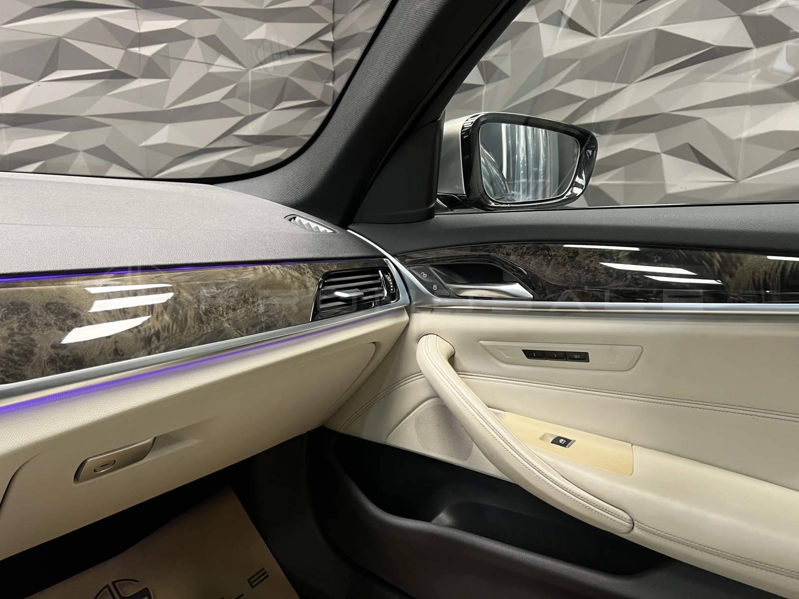 BMW 550 i xDrive M-pack HeadUp* 360*  | Mobile.bg   13