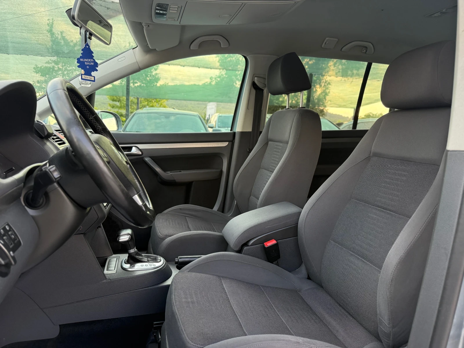 VW Touran 2.0TDi 170кс. 7места Нави Автомат - изображение 6
