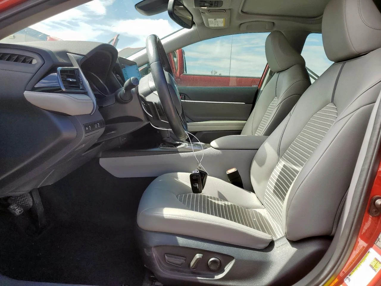 Toyota Camry 2.5 SE АВТОКРЕДИТ - изображение 7