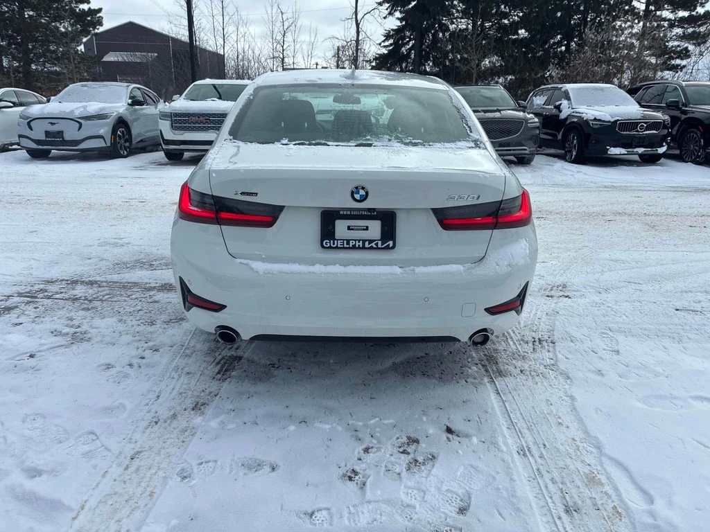 BMW 330 * xDrive * CARFAX * ПОДГРЕВИ * ЗАДНА КАМЕРА - изображение 4