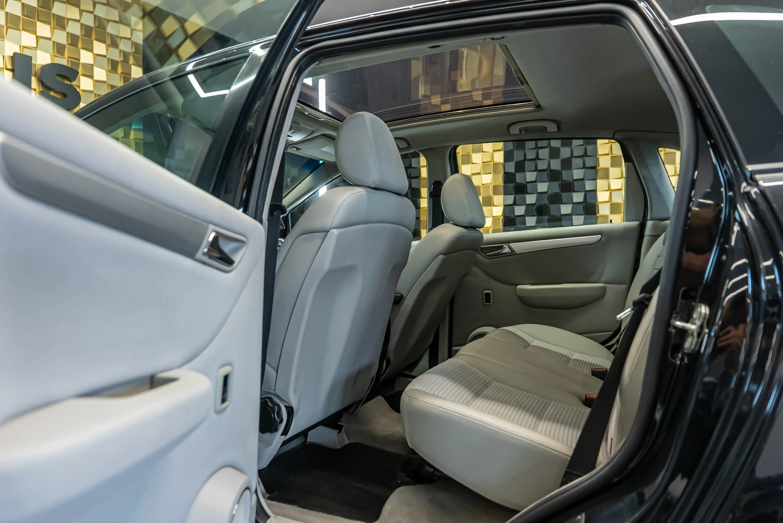 Mercedes-Benz B 180 CDI, снимка 16 - Автомобили и джипове - 53733836