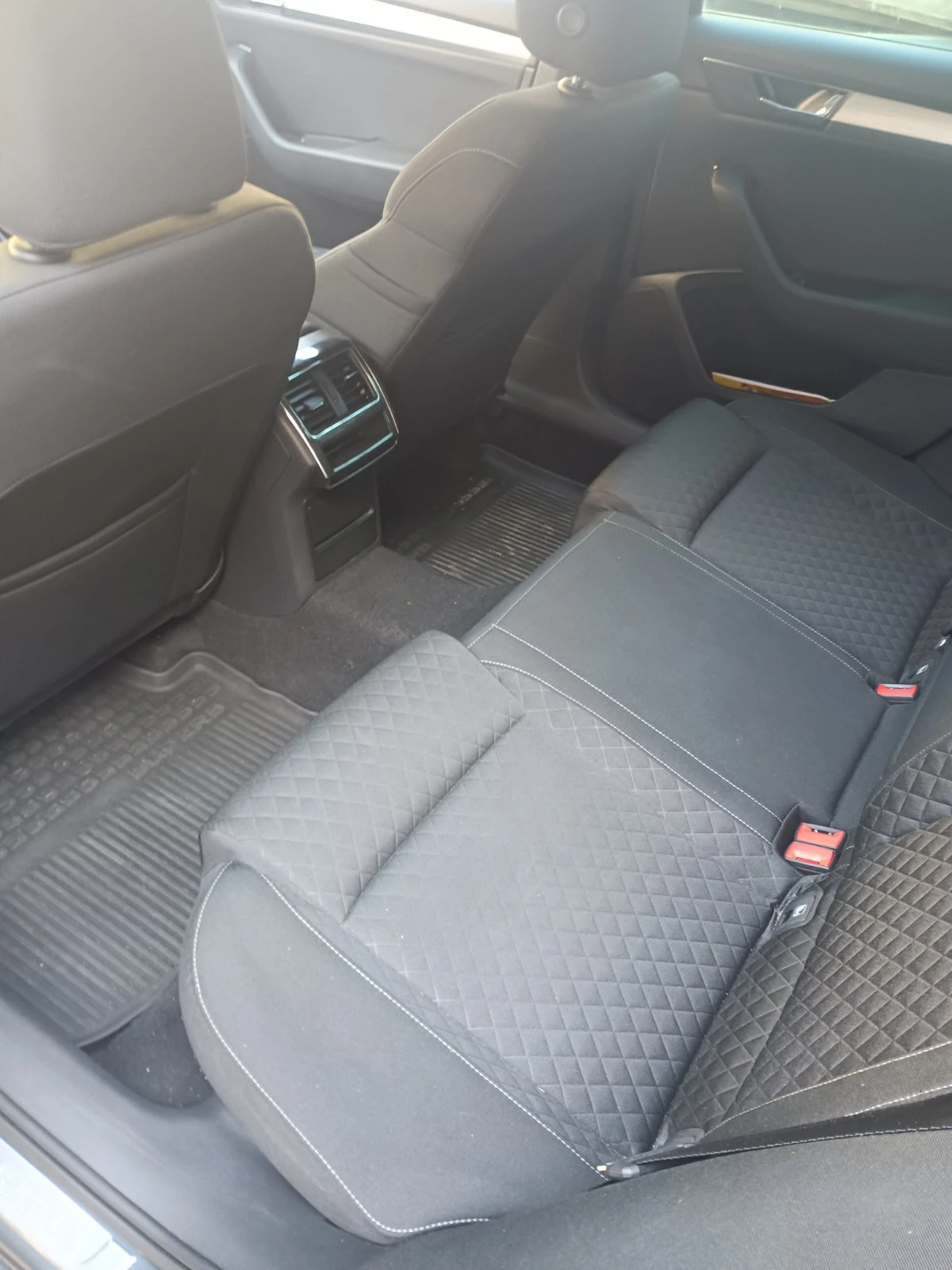 Skoda Superb, снимка 10 - Автомобили и джипове - 53850494