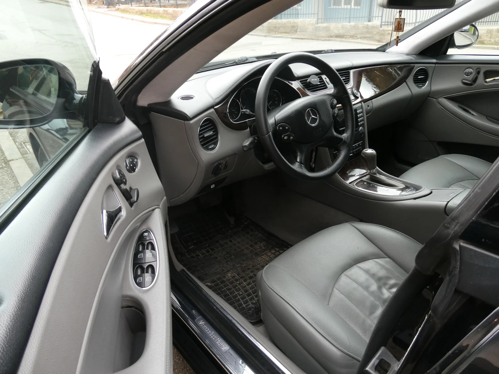 Mercedes-Benz CLS 350, снимка 8 - Автомобили и джипове - 54016358