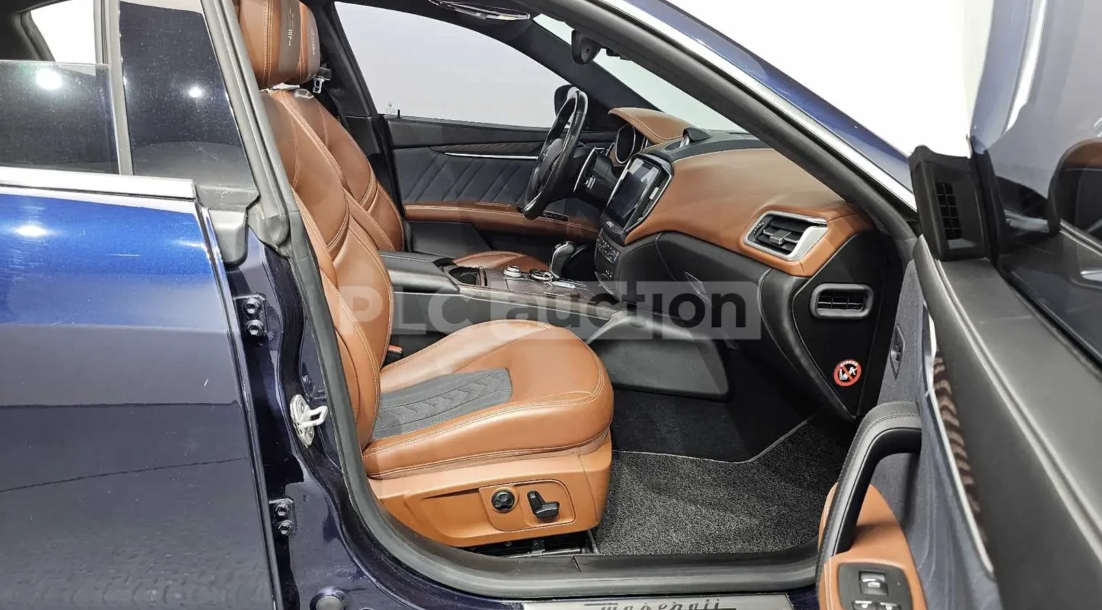 Maserati Ghibli, снимка 11 - Автомобили и джипове - 54044208