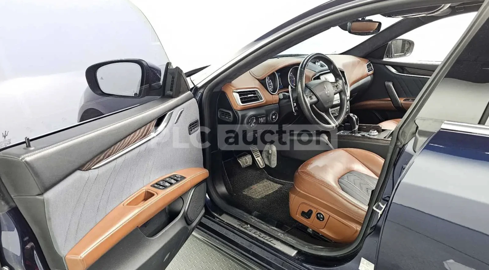 Maserati Ghibli, снимка 10 - Автомобили и джипове - 54044208