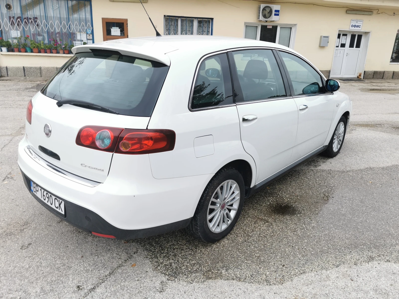 Fiat Croma 1.9Mjet avtomat, снимка 6 - Автомобили и джипове - 54123865