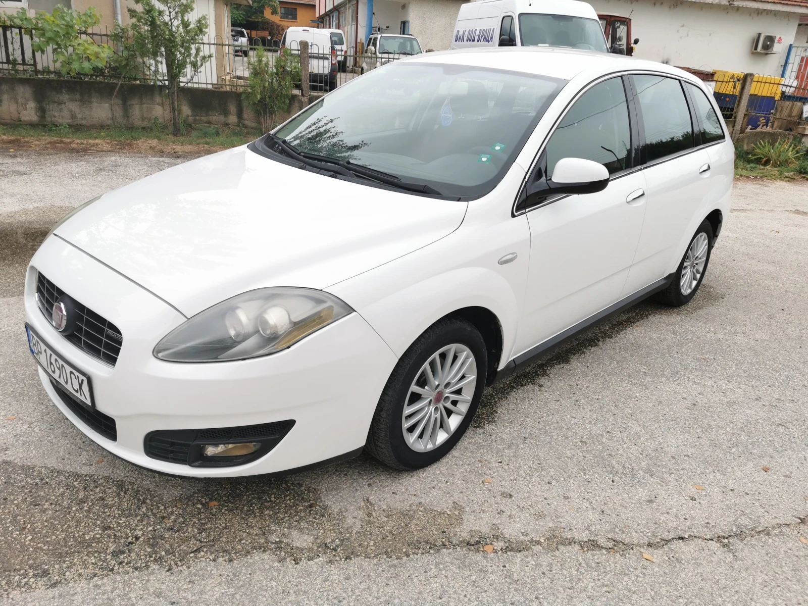 Fiat Croma 1.9Mjet avtomat, снимка 2 - Автомобили и джипове - 54123865