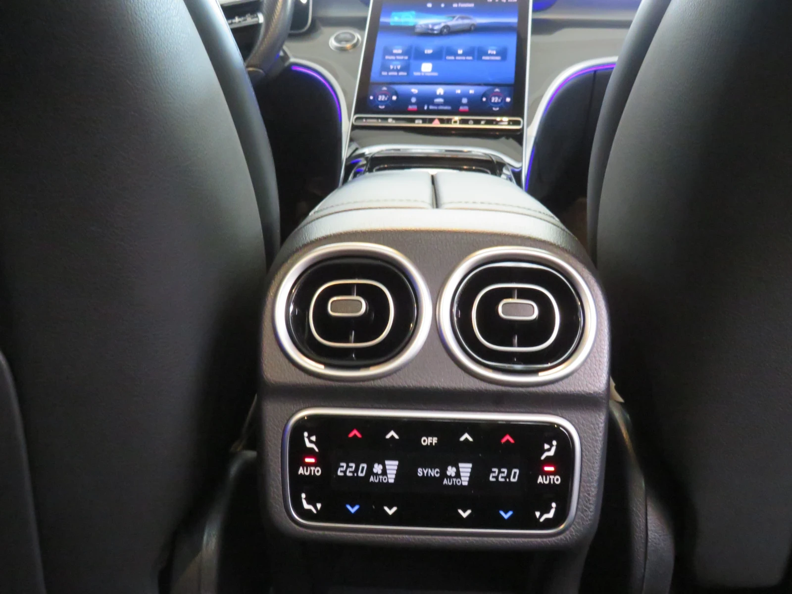 Mercedes-Benz C 300, снимка 13 - Автомобили и джипове - 54139462