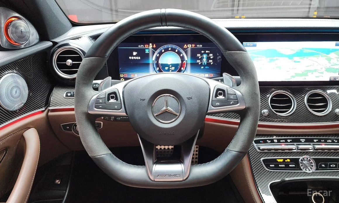 Mercedes-Benz E 63 AMG 4MATIC+ * BURMESTER 3D* HEAD-UP* CARBON* ПАНОРАМА, снимка 11 - Автомобили и джипове - 54218481