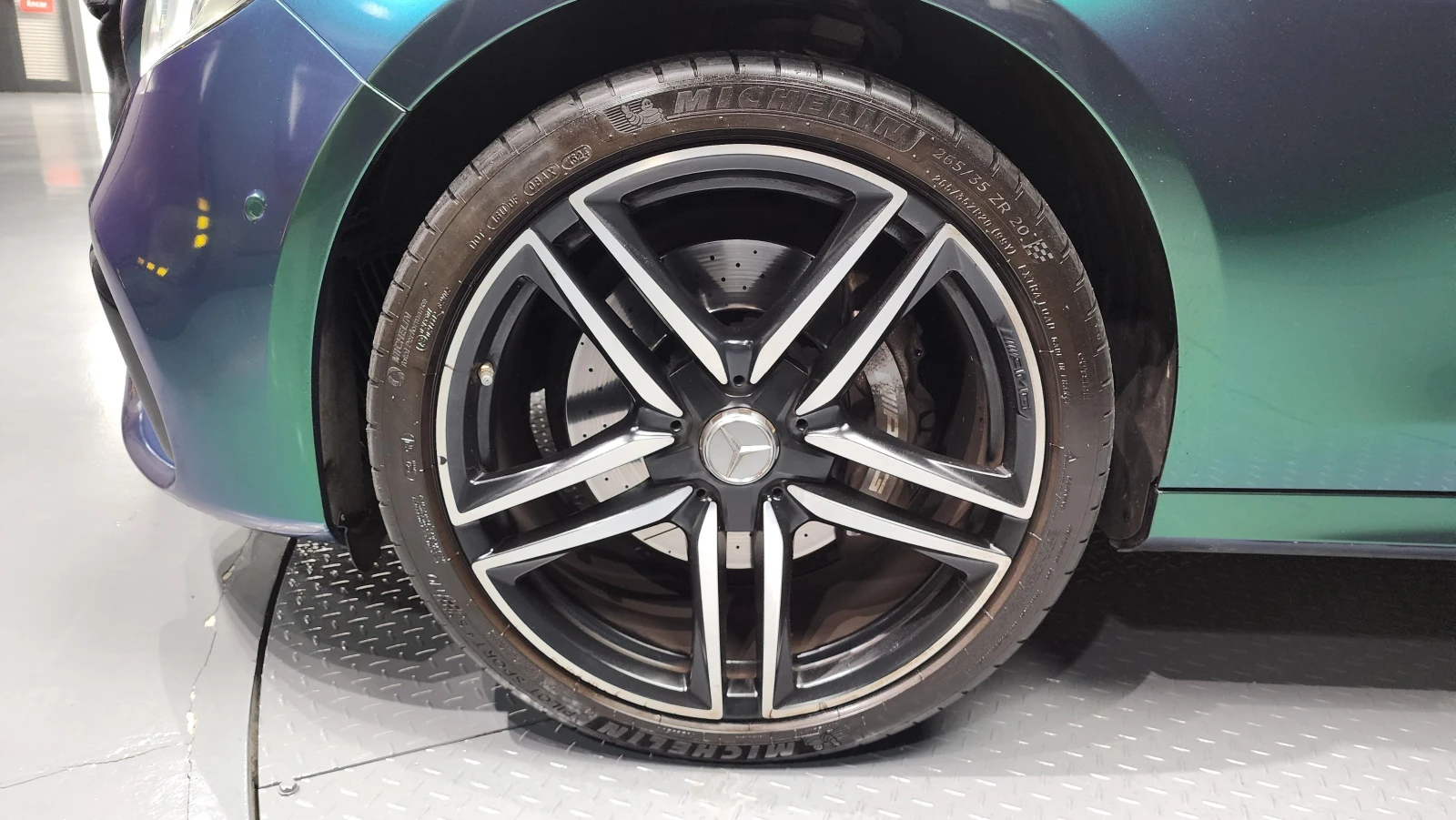 Mercedes-Benz E 63 AMG 4MATIC+ * BURMESTER 3D* HEAD-UP* CARBON* ПАНОРАМА, снимка 5 - Автомобили и джипове - 54218481