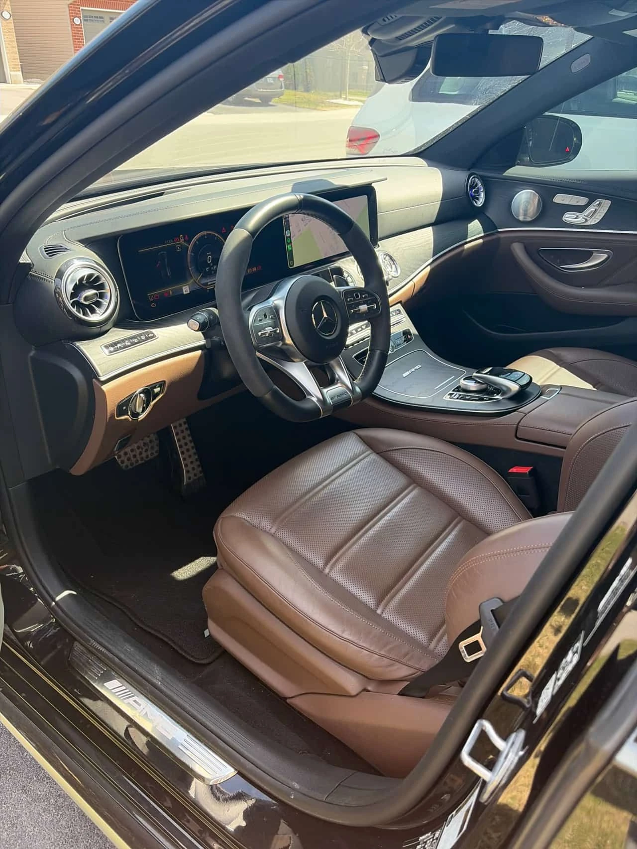 Mercedes-Benz AMG GT C * E 63 S * PANO* KEYLESS* ПОДГРЕВ* , снимка 4 - Автомобили и джипове - 54301926