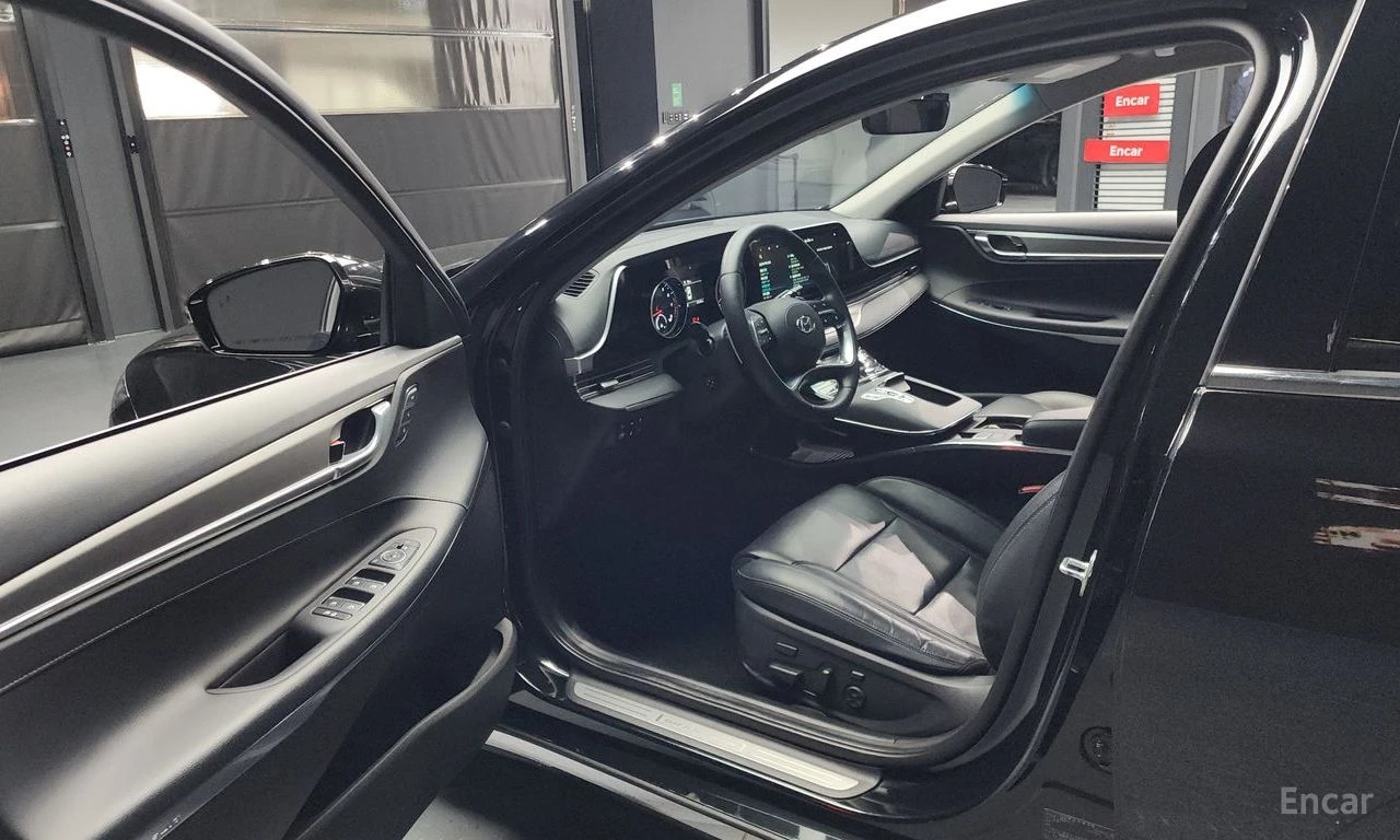 Hyundai Grandeur 3.3* EXCLUSIVE* ПОДГРЕВ* ОБДУХВАНЕ* LANE* ASSIST* , снимка 6 - Автомобили и джипове - 54575767