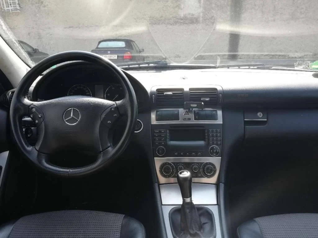 Mercedes-Benz C 200, снимка 4 - Автомобили и джипове - 54813188