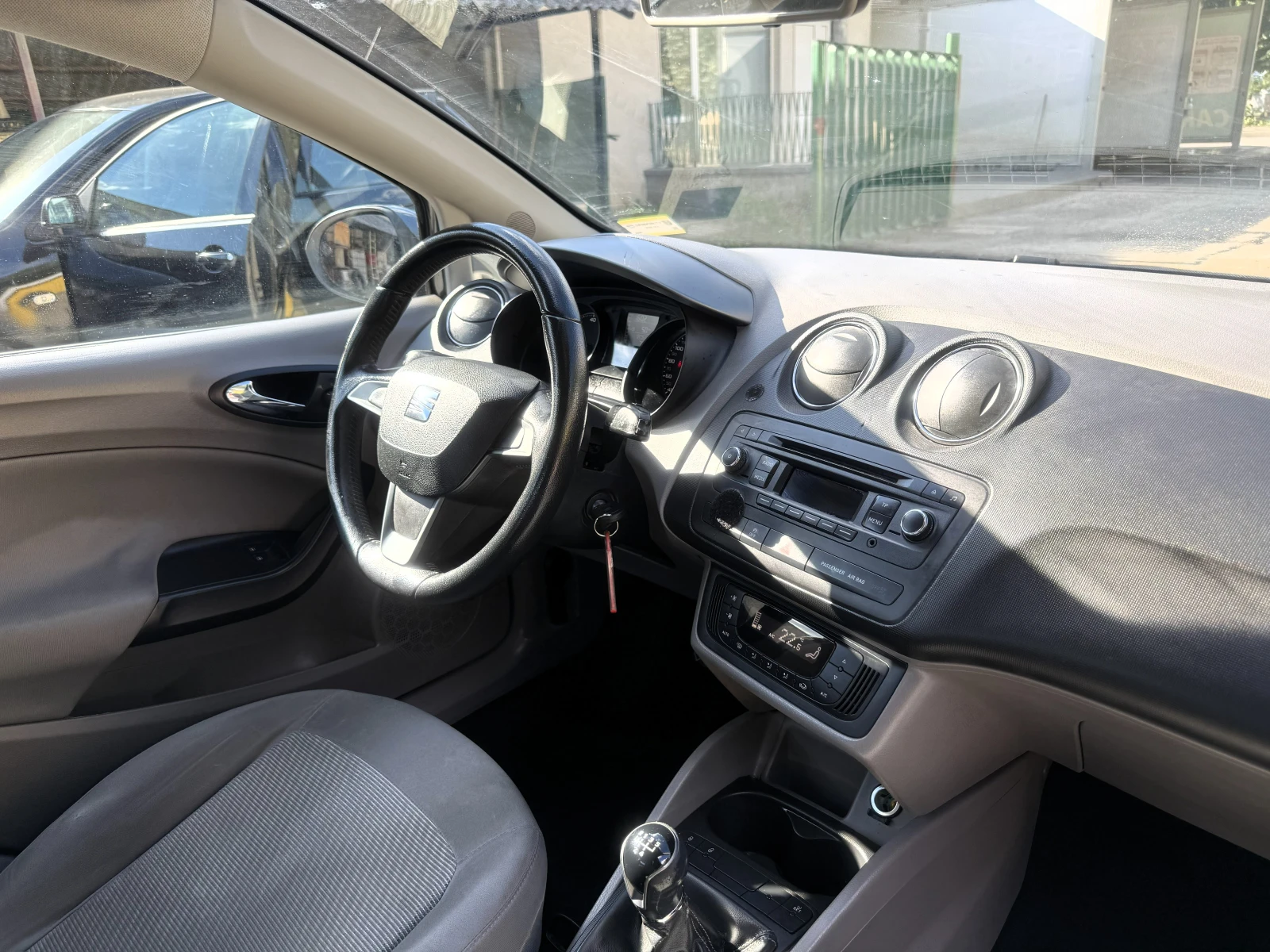 Seat Ibiza 1.6 TDI 105 к.с., снимка 13 - Автомобили и джипове - 54987600