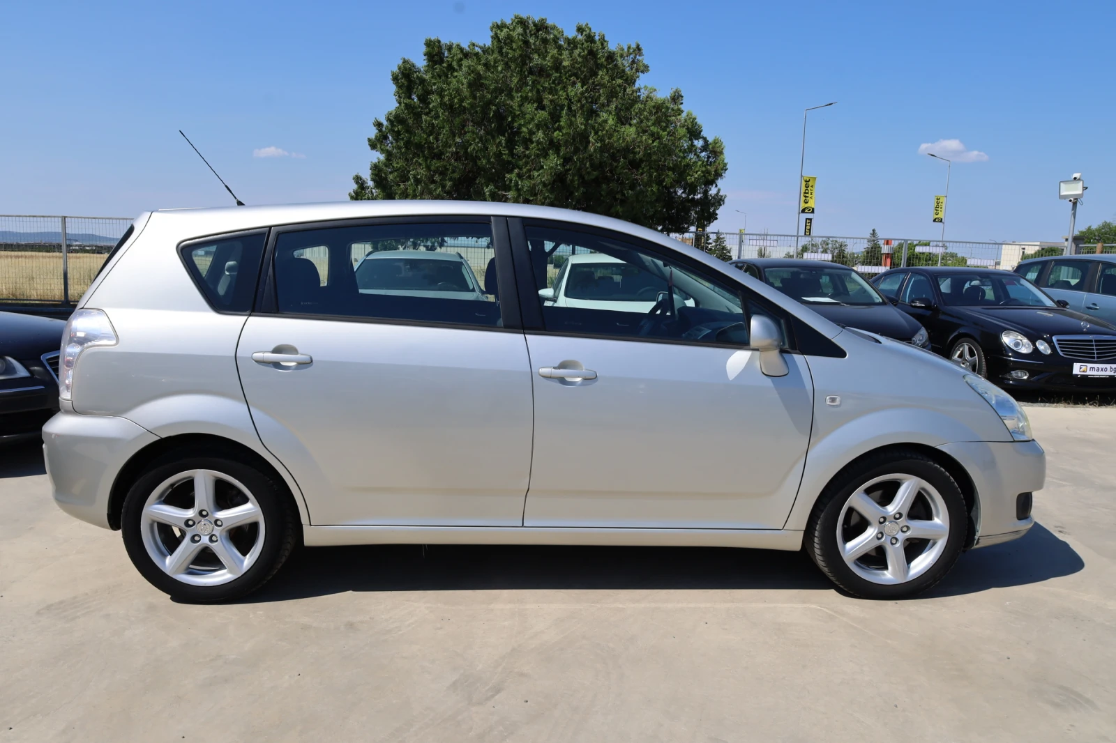 Toyota Corolla verso 2.2 D, снимка 5 - Автомобили и джипове - 55068466