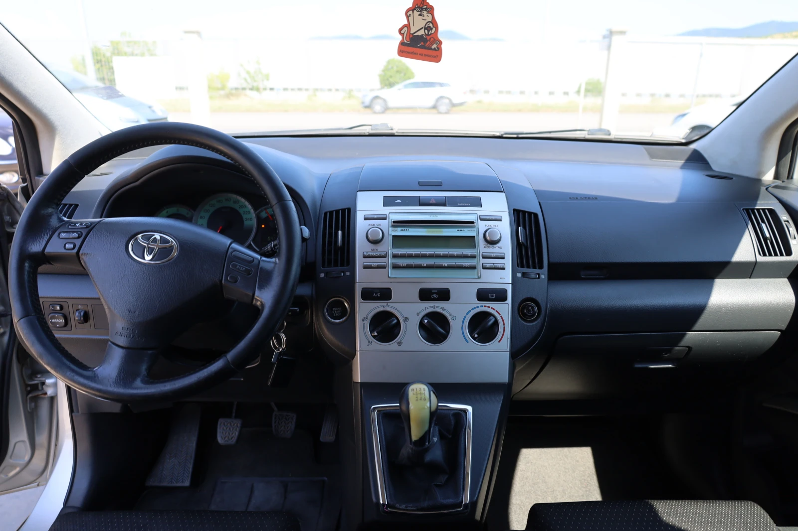 Toyota Corolla verso 2.2 D, снимка 7 - Автомобили и джипове - 55068466