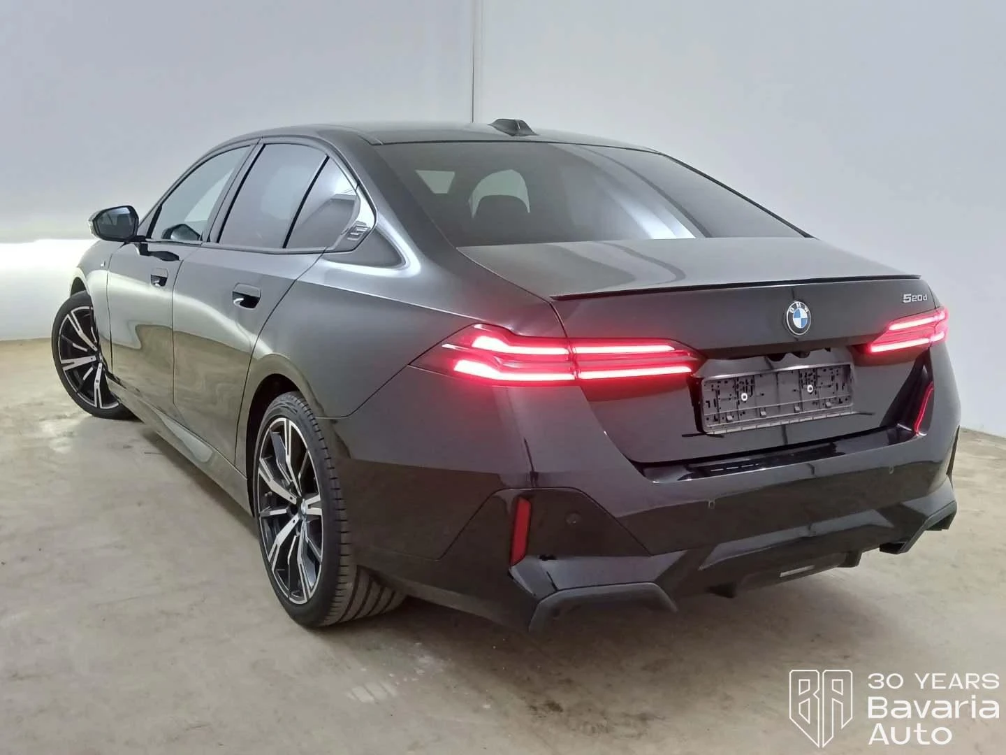BMW 520 d M Sport Paket Steptronic, снимка 2 - Автомобили и джипове - 55282496