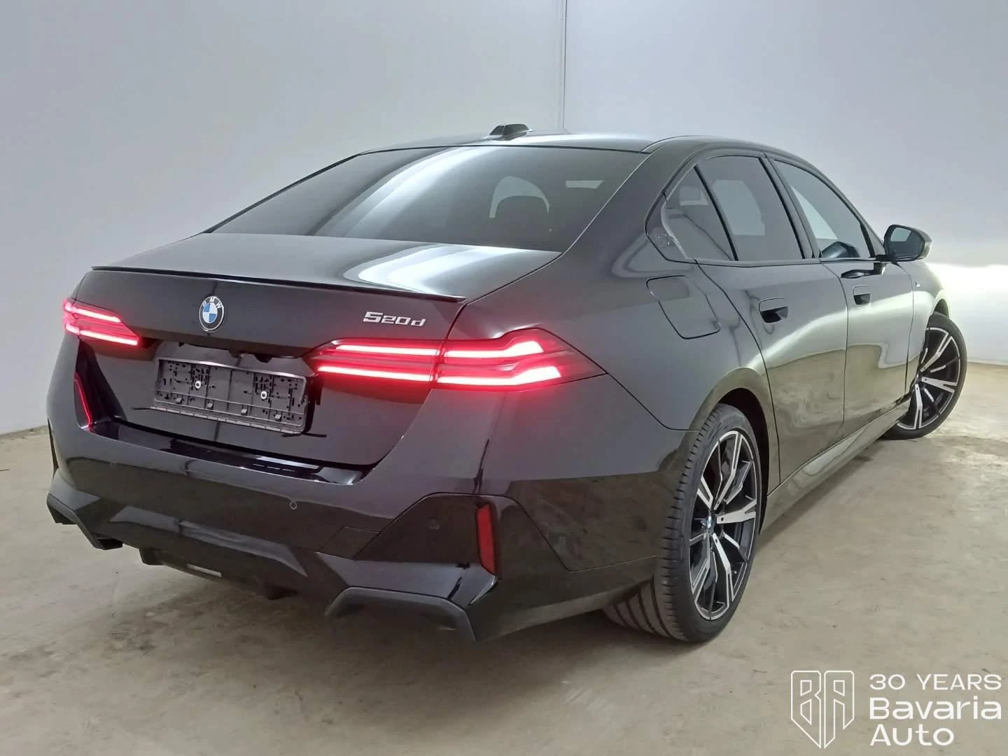 BMW 520 d M Sport Paket Steptronic, снимка 3 - Автомобили и джипове - 55282496
