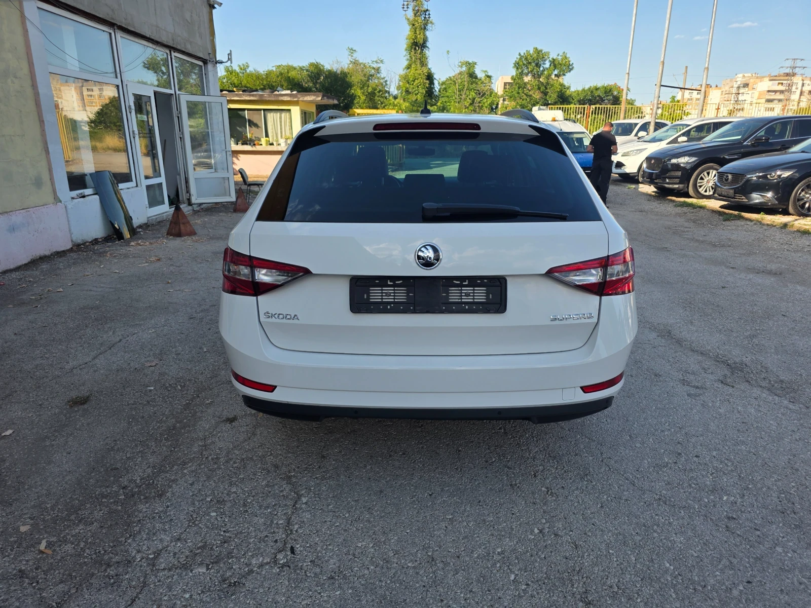 Skoda Superb 2.0TDI 150КС ITALY УНИКАТ, снимка 6 - Автомобили и джипове - 55327239