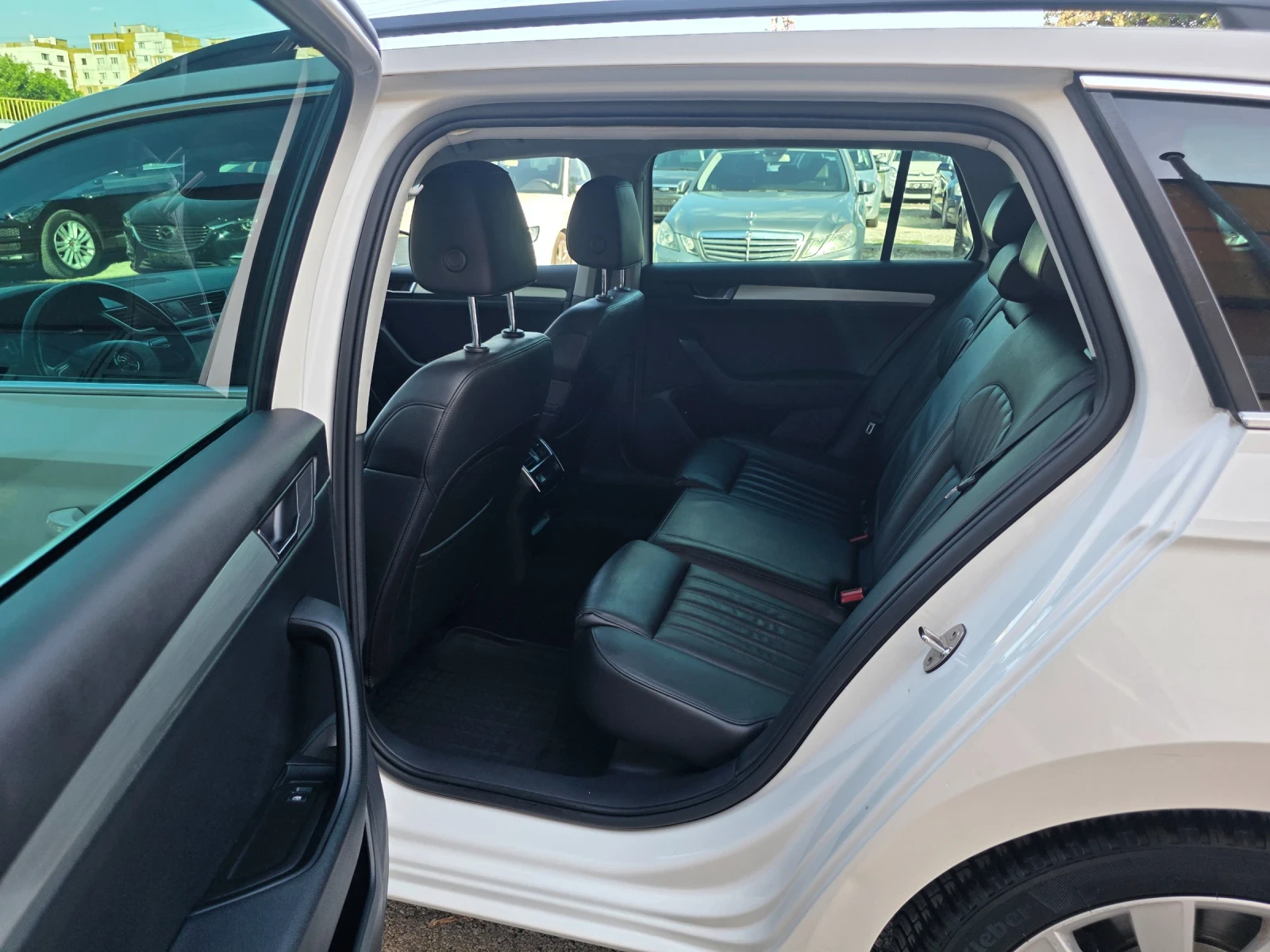 Skoda Superb 2.0TDI 150КС ITALY УНИКАТ, снимка 14 - Автомобили и джипове - 55327239