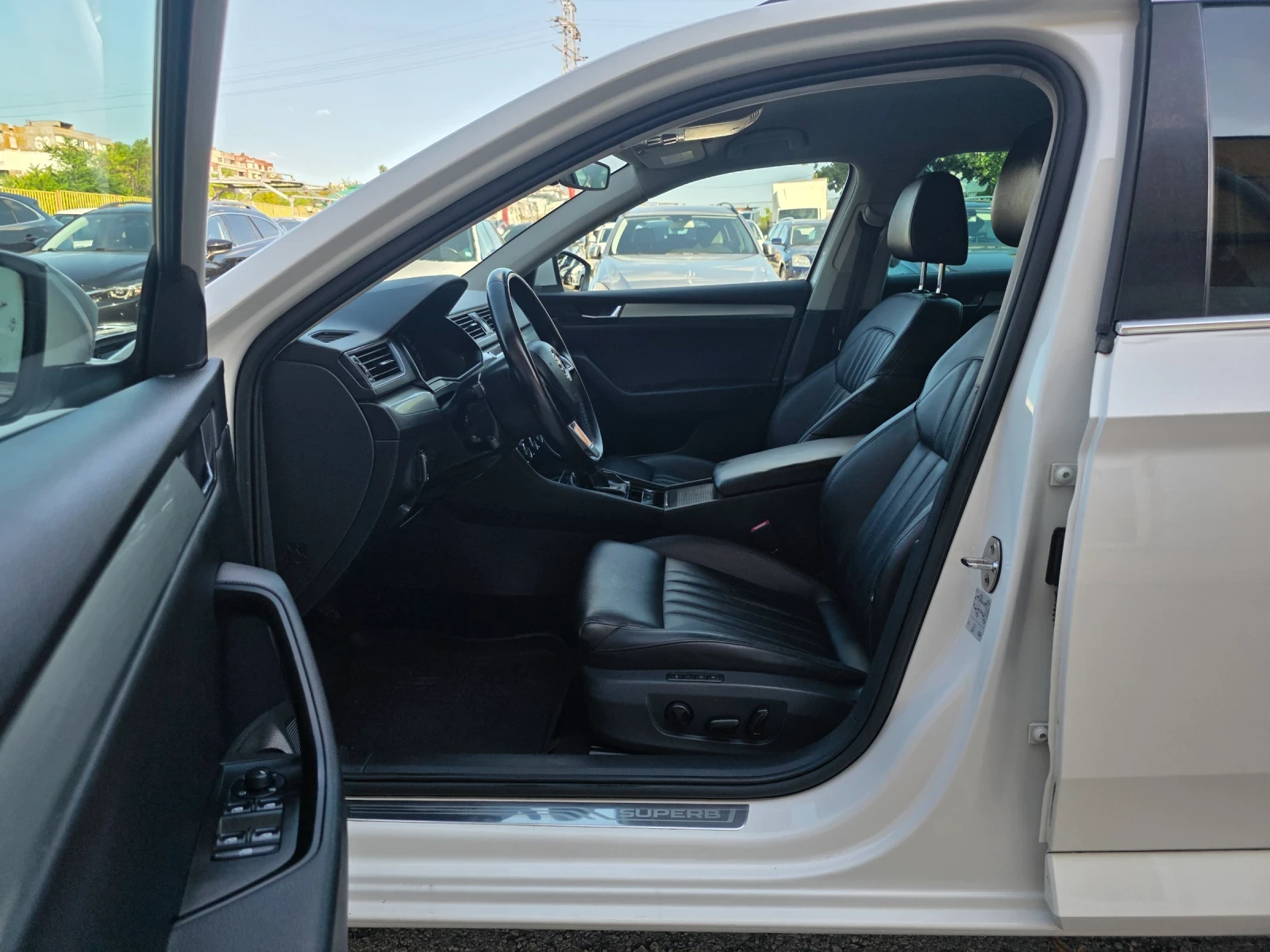 Skoda Superb 2.0TDI 150КС ITALY УНИКАТ, снимка 12 - Автомобили и джипове - 55327239