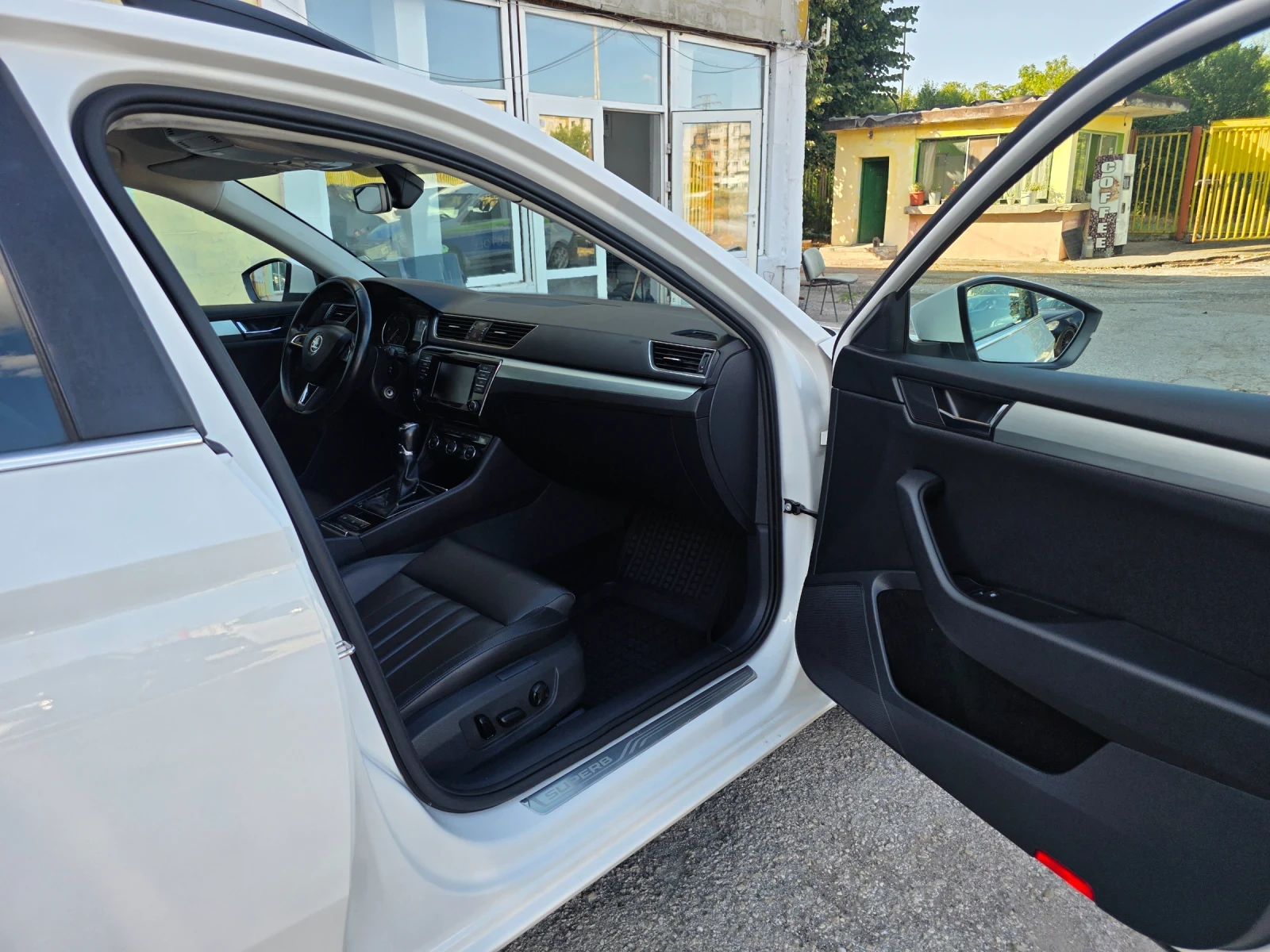Skoda Superb 2.0TDI 150КС ITALY УНИКАТ, снимка 9 - Автомобили и джипове - 55327239