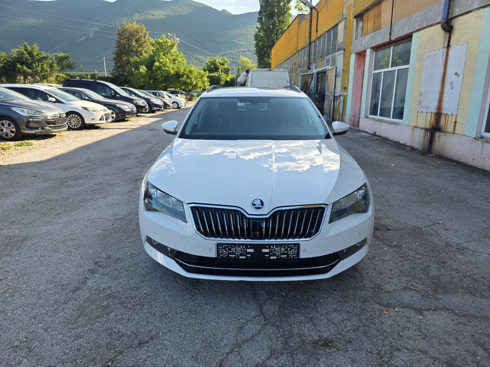 Skoda Superb 2.0TDI 150КС ITALY УНИКАТ, снимка 2 - Автомобили и джипове - 55327239