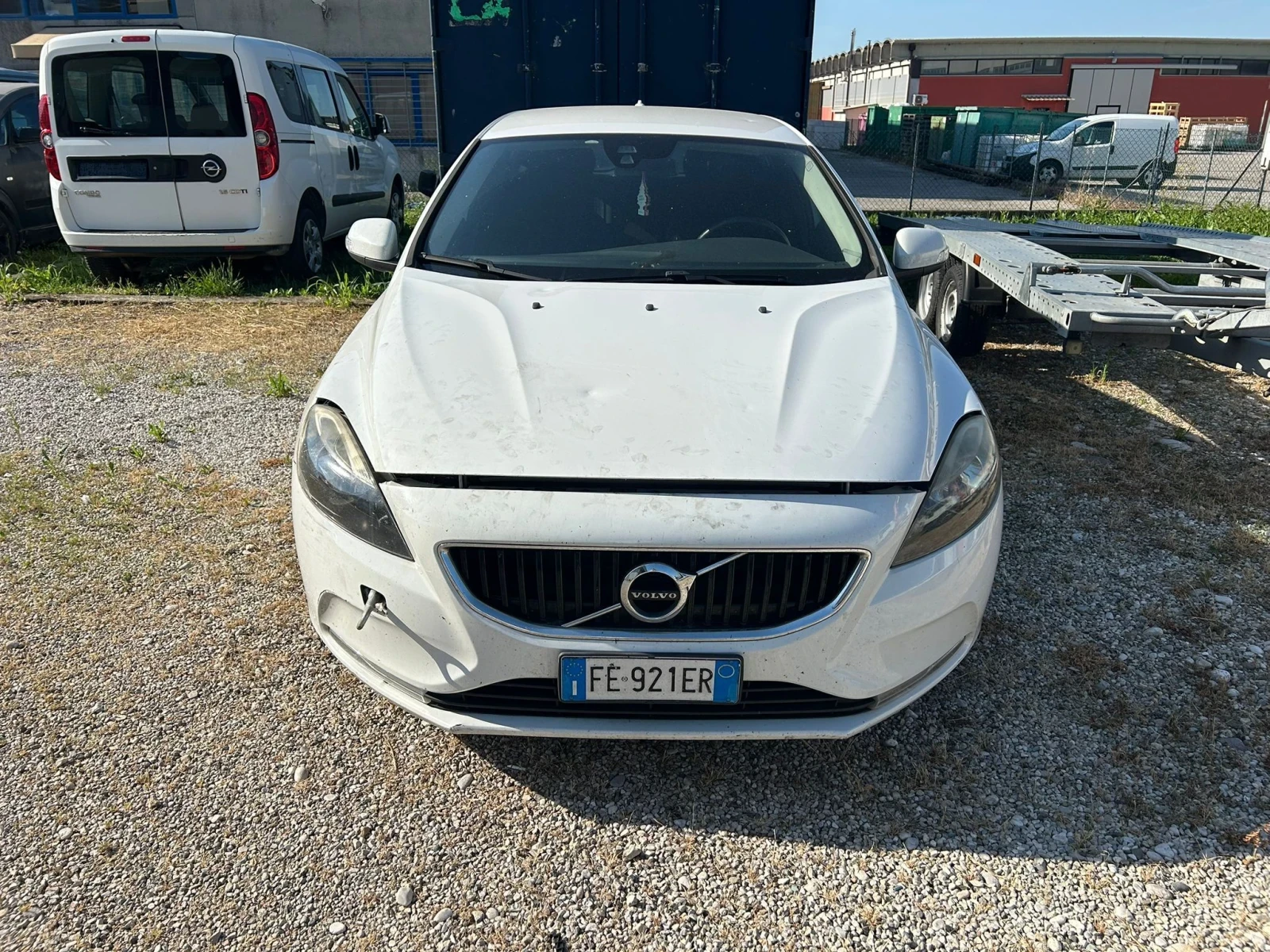 Volvo V40, снимка 2 - Автомобили и джипове - 55662280