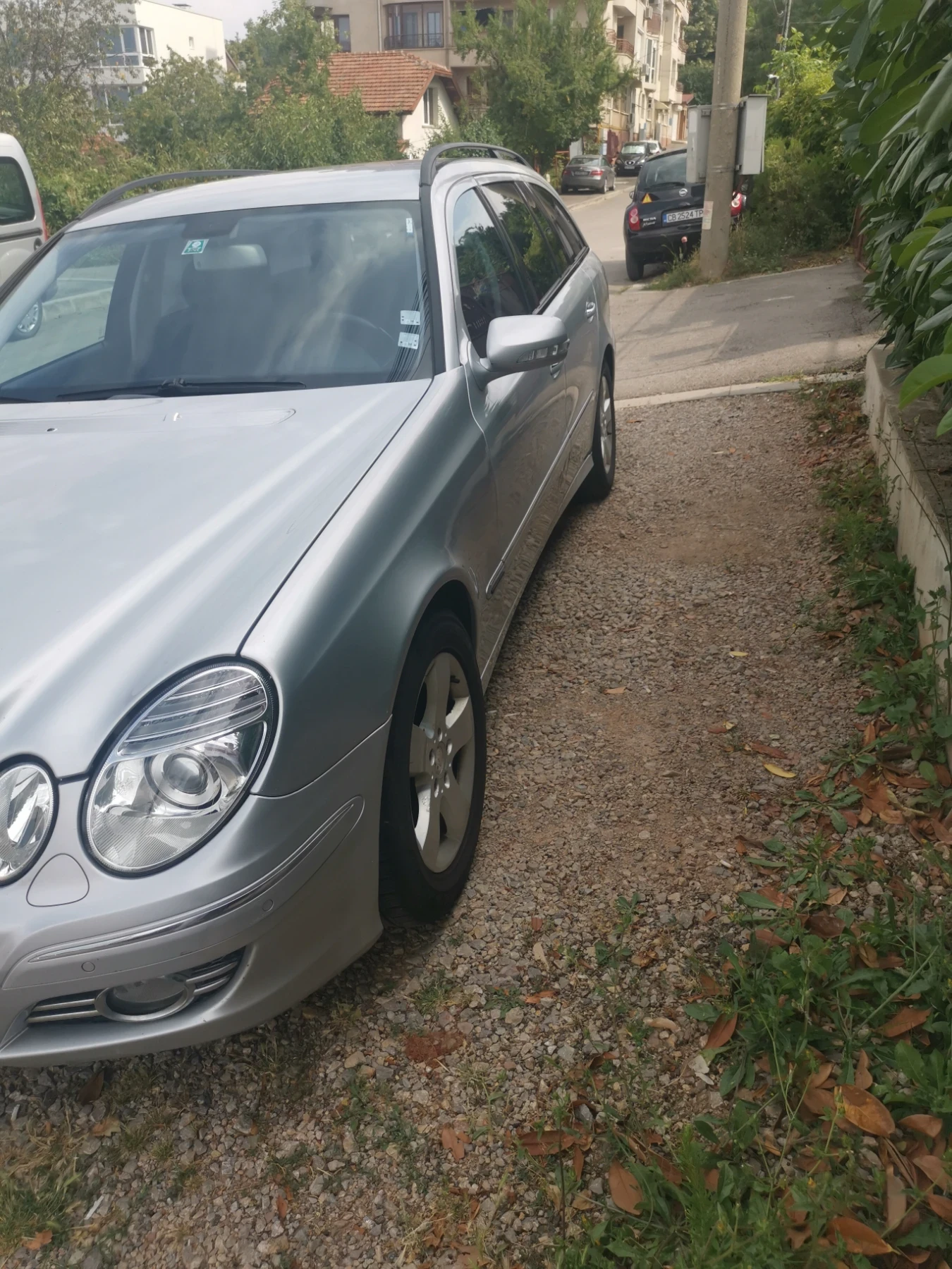 Mercedes-Benz E 220, снимка 2 - Автомобили и джипове - 55694030