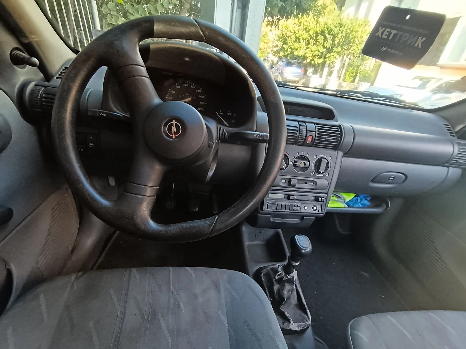 Opel Corsa, снимка 6 - Автомобили и джипове - 55847696