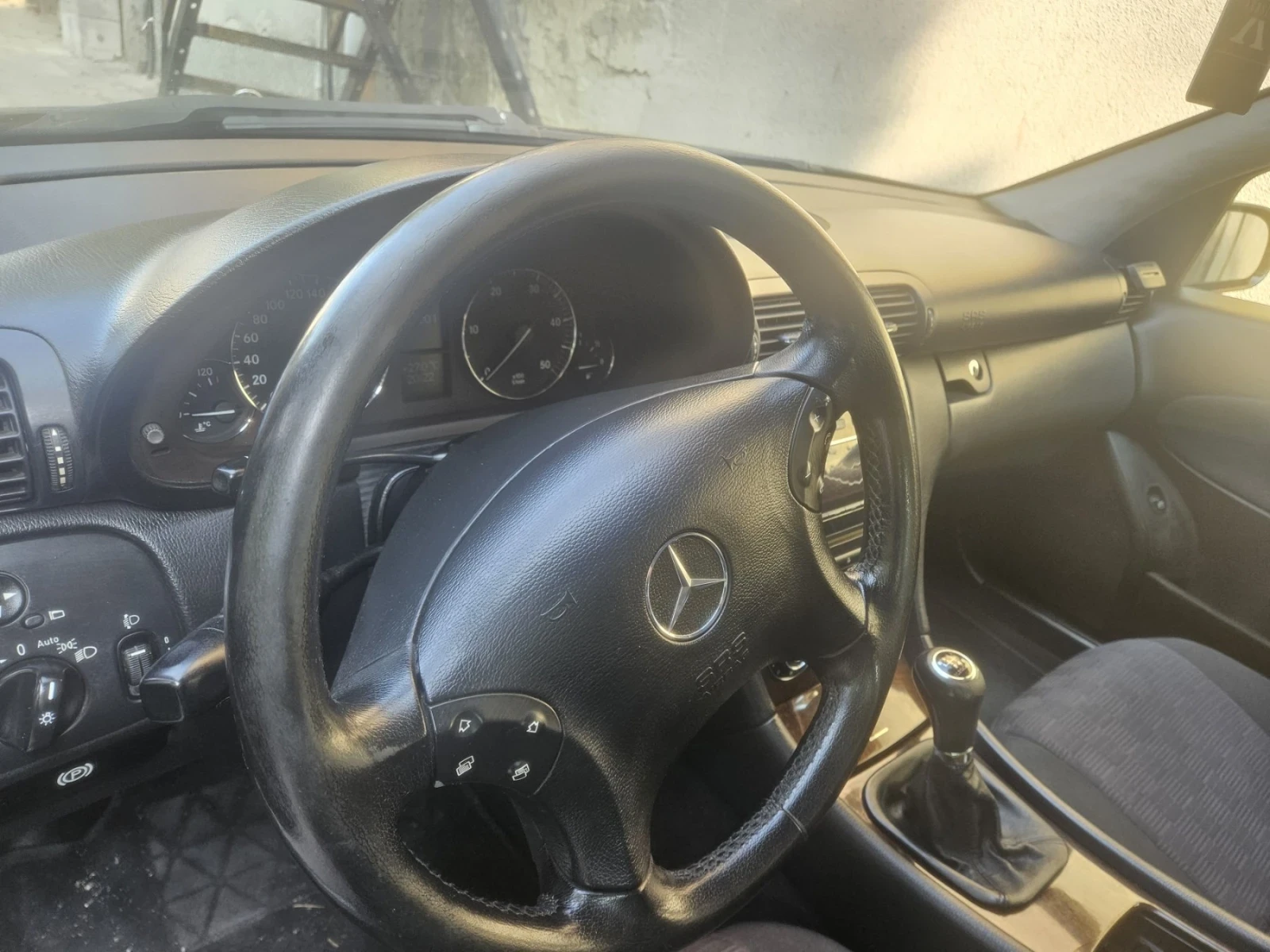 Mercedes-Benz C 220, снимка 8 - Автомобили и джипове - 56054817