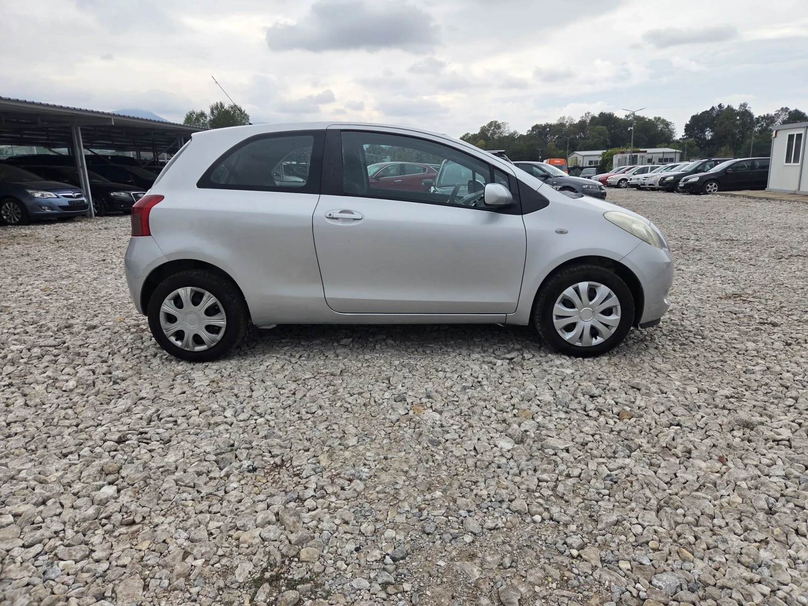 Toyota Yaris 1.0* klima* внос Италия* , снимка 4 - Автомобили и джипове - 56242746
