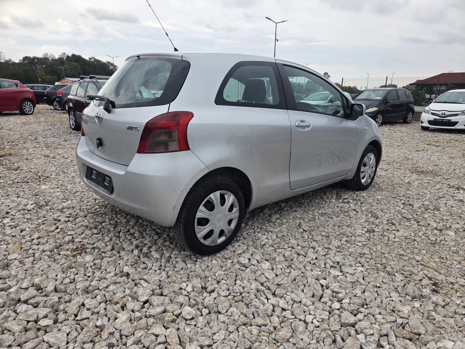 Toyota Yaris 1.0* klima* внос Италия* , снимка 5 - Автомобили и джипове - 56242746