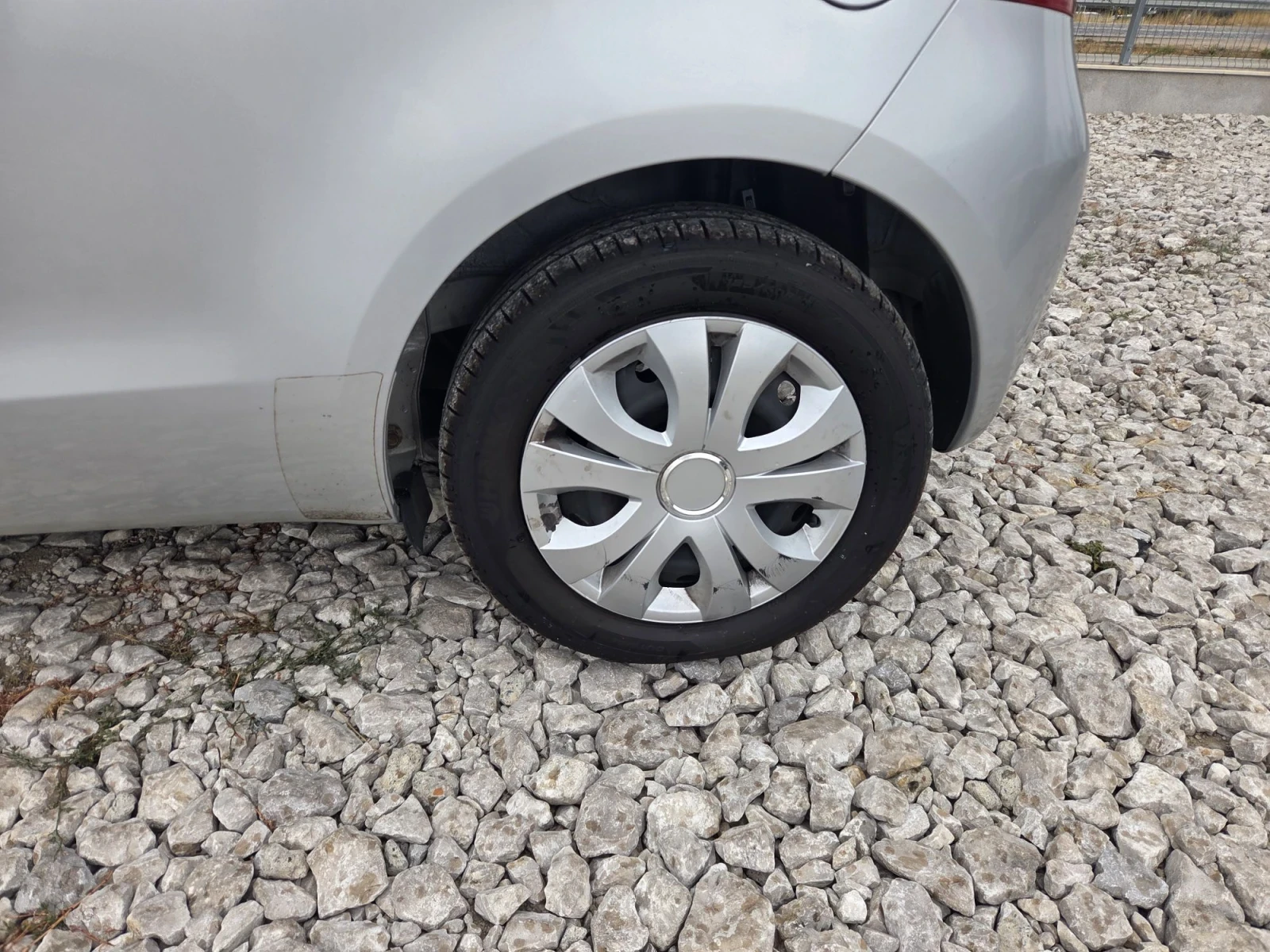 Toyota Yaris 1.0* klima* внос Италия* , снимка 9 - Автомобили и джипове - 56242746