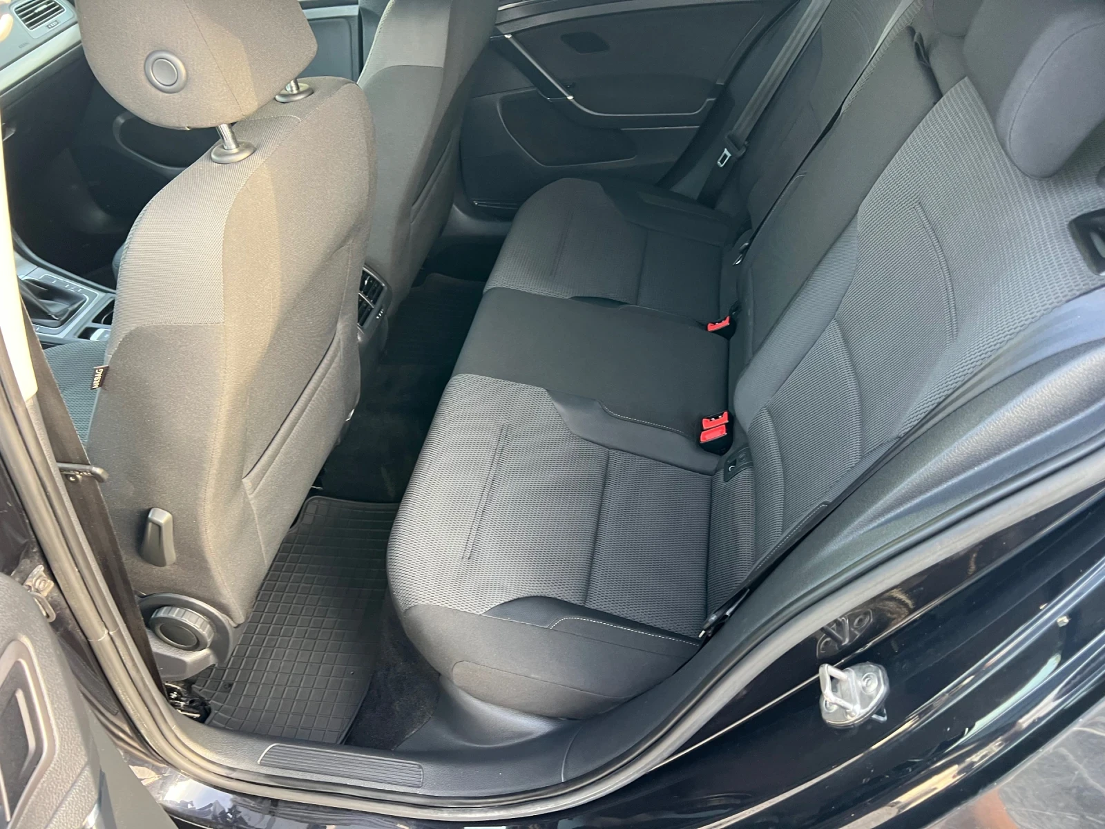 VW Golf 1.6��� 90���� 2013� ������ ��� ���� | Mobile.bg � ����������� 9