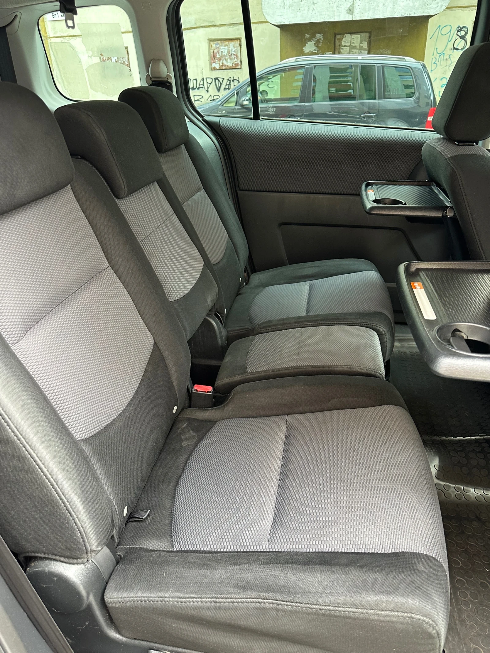 Mazda 5 2.0i LPG  6+ 1, снимка 10 - Автомобили и джипове - 56359041