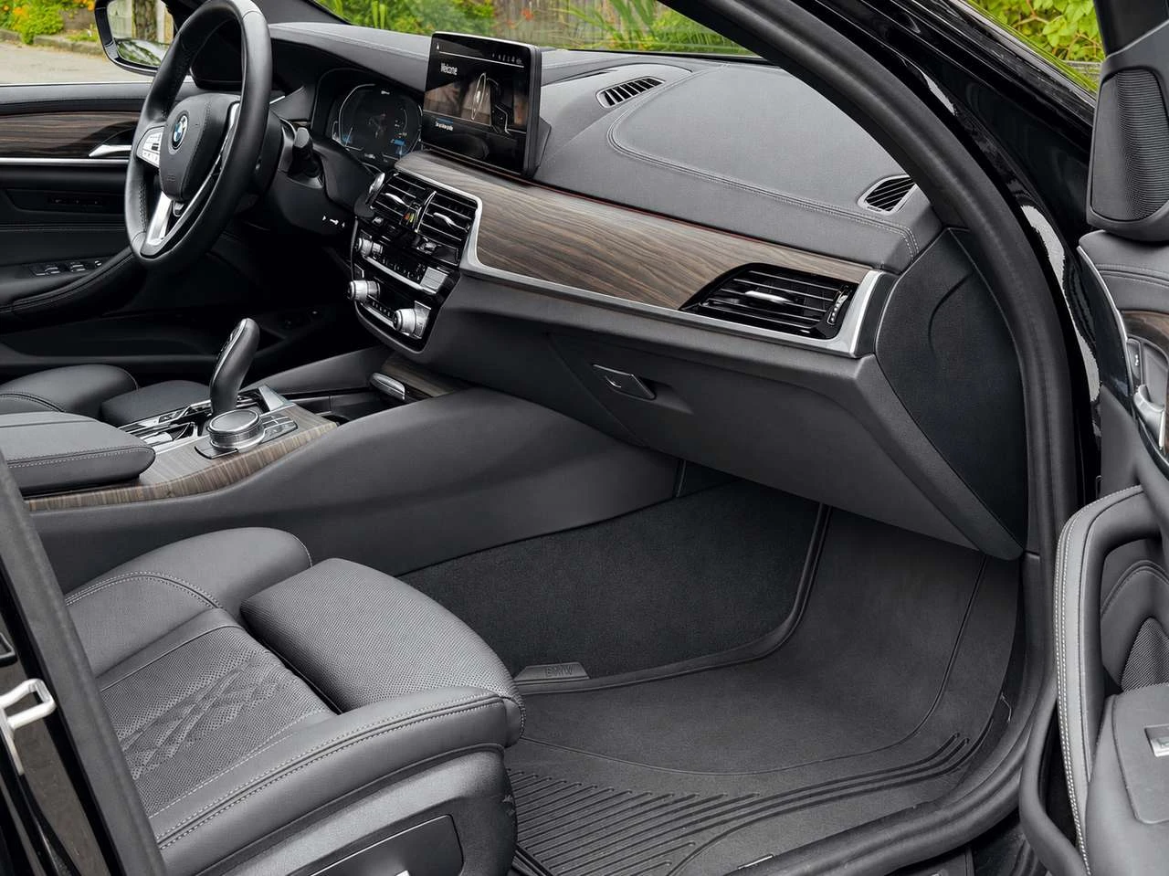 BMW 530E 530e xDrive Plug-In Hybrid | Mobile.bg � ����������� 17