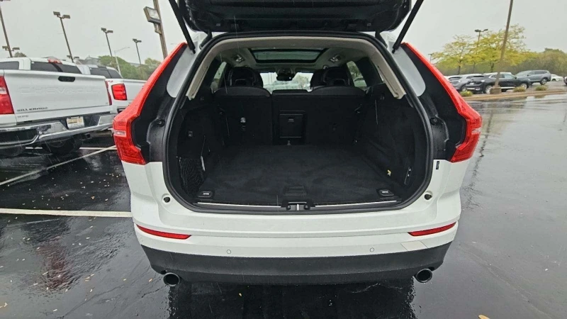 Volvo XC60 T5 Momentum, снимка 10 - Автомобили и джипове - 47347840