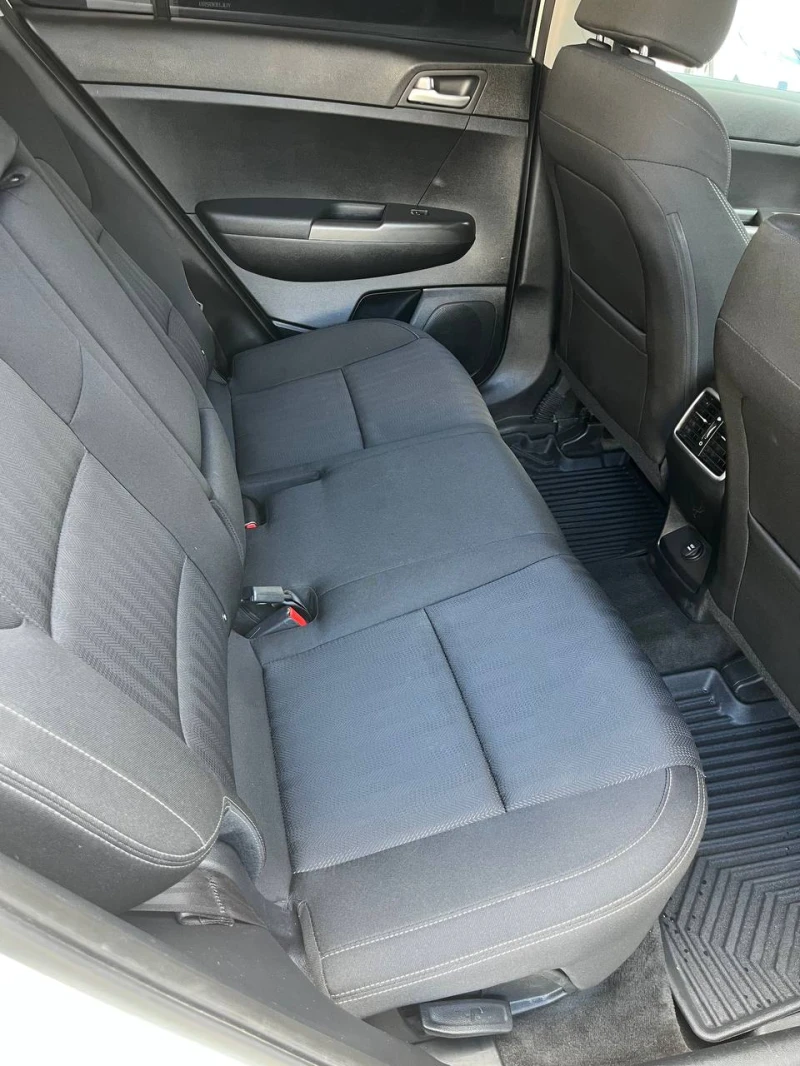 Kia Sportage, снимка 9 - Автомобили и джипове - 52319981