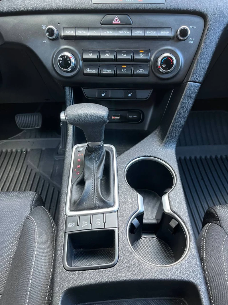 Kia Sportage, снимка 8 - Автомобили и джипове - 52319981