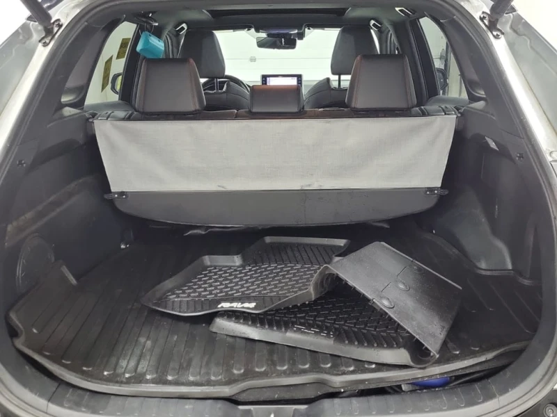 Toyota Rav4 * XSE * CARFAX * БЕЗ ПЪРВОНАЧАЛНА ВНОСКА, снимка 16 - Автомобили и джипове - 52962501