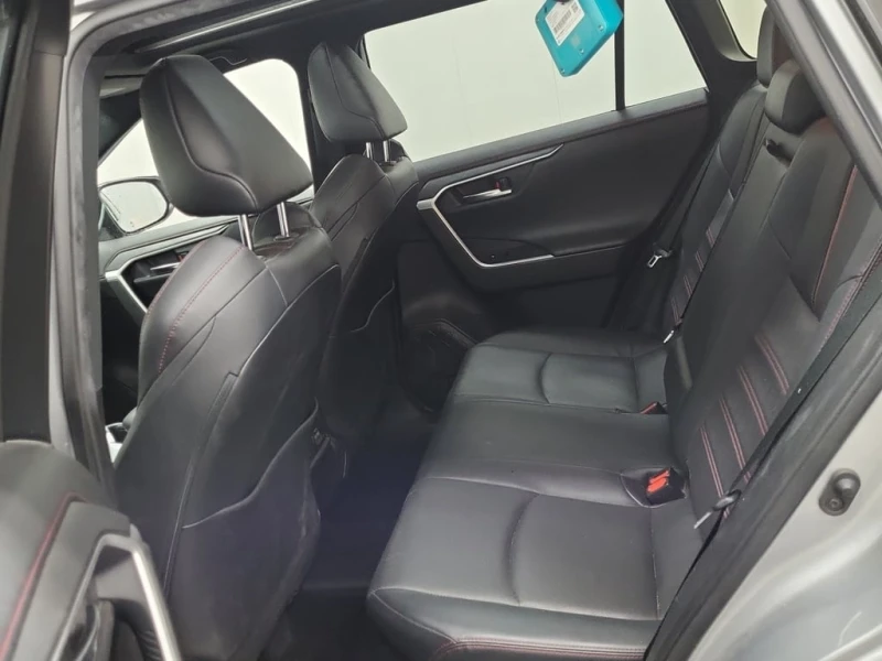 Toyota Rav4 * XSE * CARFAX * БЕЗ ПЪРВОНАЧАЛНА ВНОСКА, снимка 12 - Автомобили и джипове - 52962501