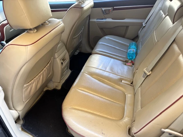 Hyundai Santa fe 2.2 Diesel 4x4 Automat, снимка 7 - Автомобили и джипове - 54042837