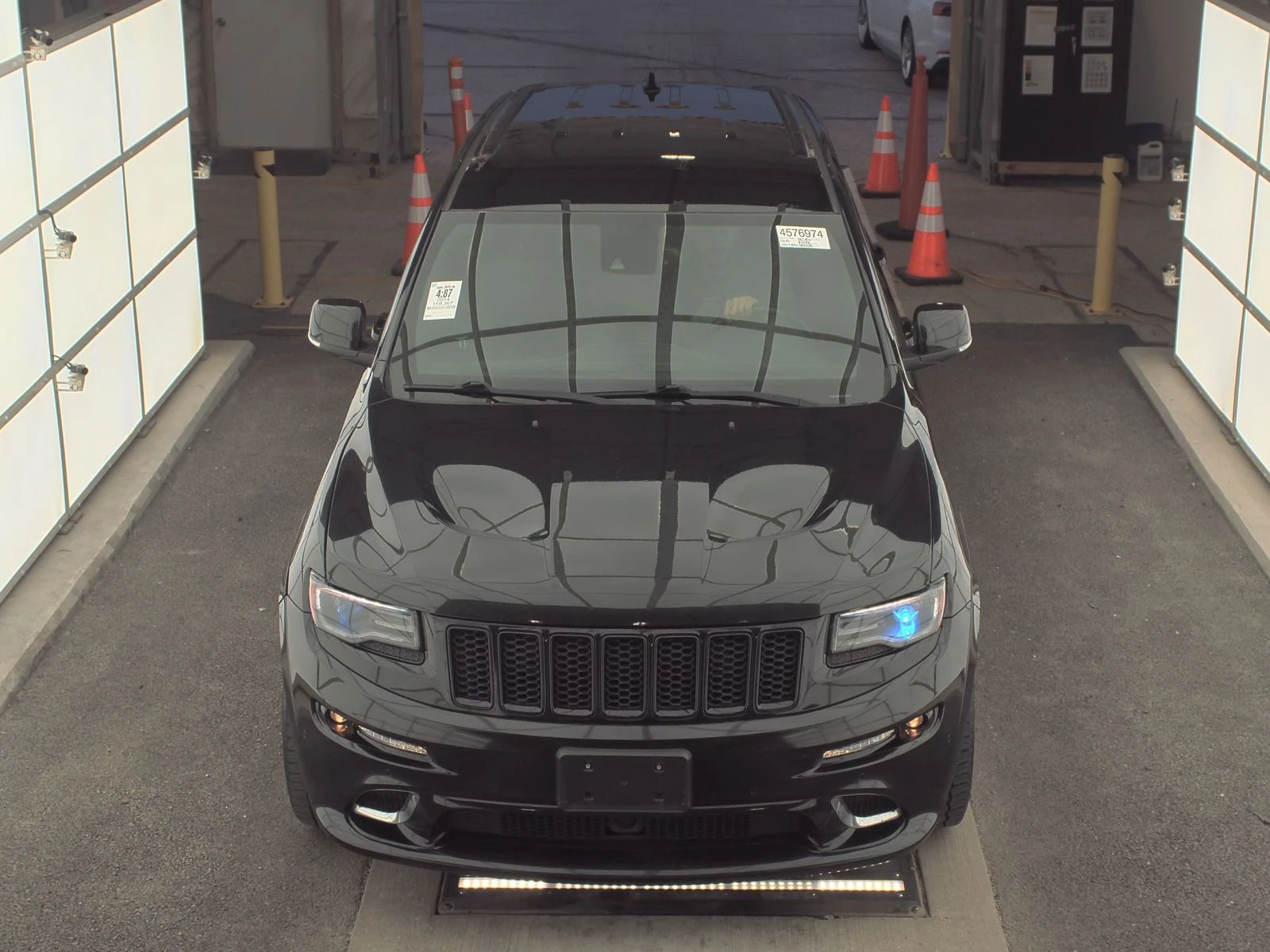 Jeep Grand cherokee SRT* Обдух* Дистроник* М.Точка* 8ZF*  - изображение 2