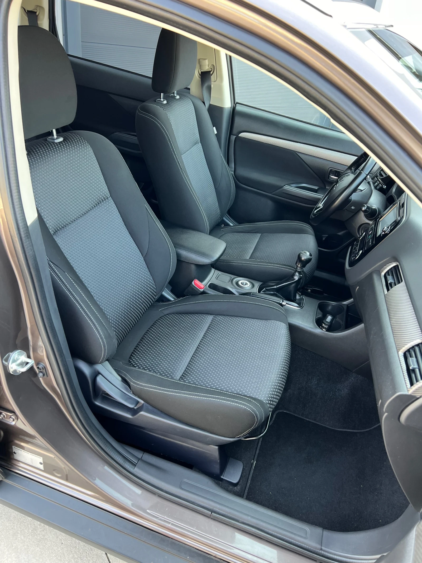 Mitsubishi Outlander 2.2/150кс 4х4 7места камера - изображение 10
