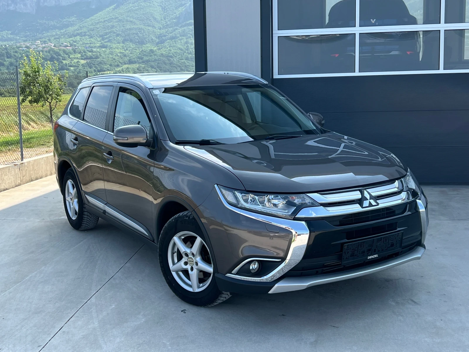 Mitsubishi Outlander 2.2/150кс 4х4 7места камера - изображение 3