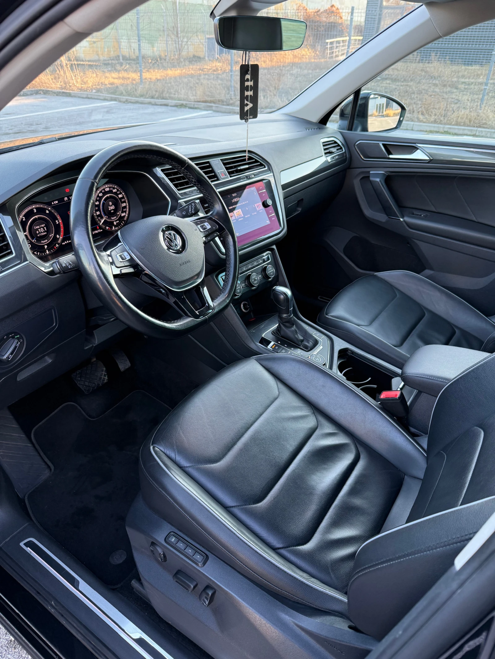 VW Tiguan 2.0D 4x4 R-Line Dig.Cockpit | Mobile.bg   16