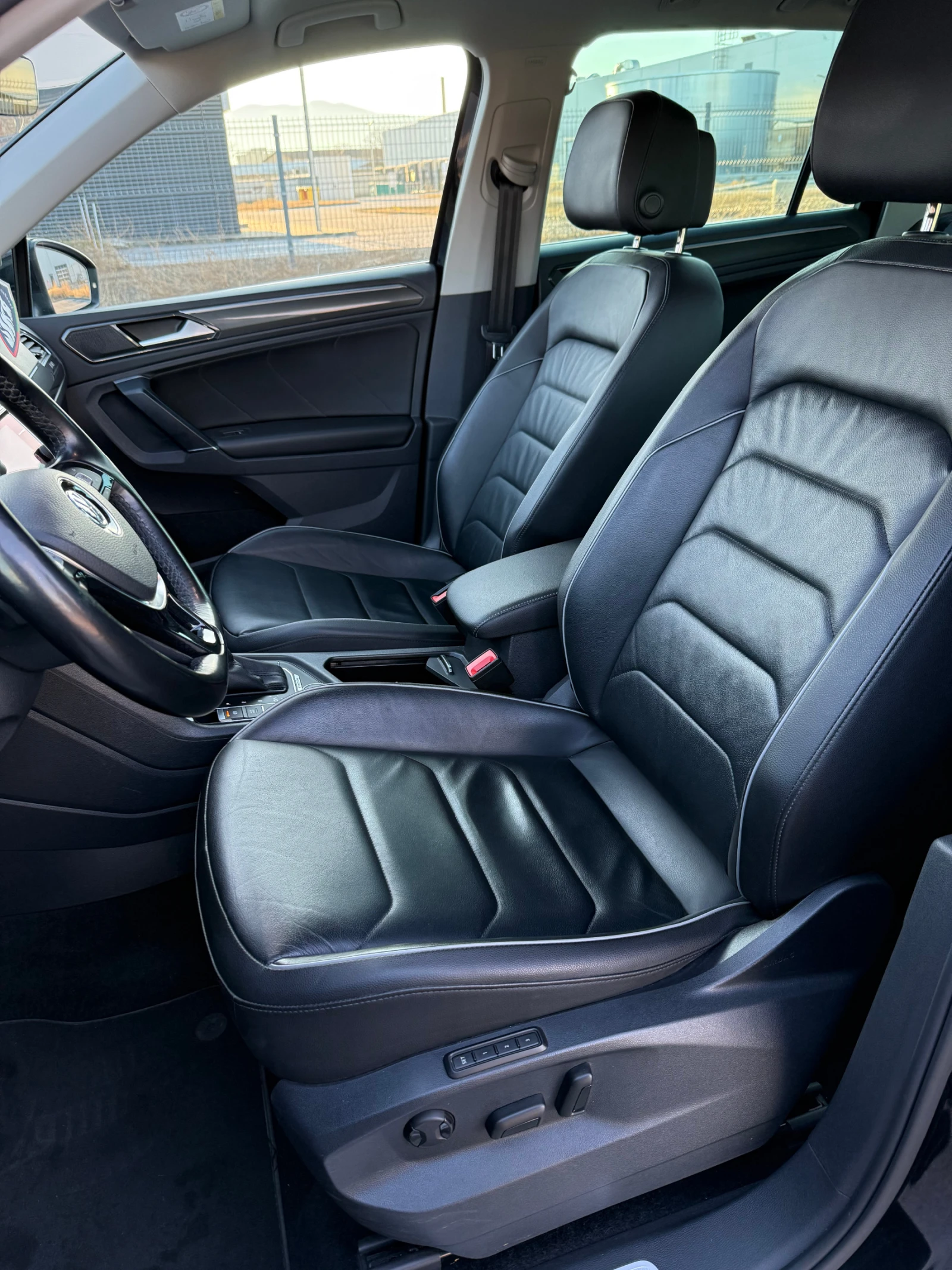 VW Tiguan 2.0D 4x4 R-Line Dig.Cockpit | Mobile.bg   17