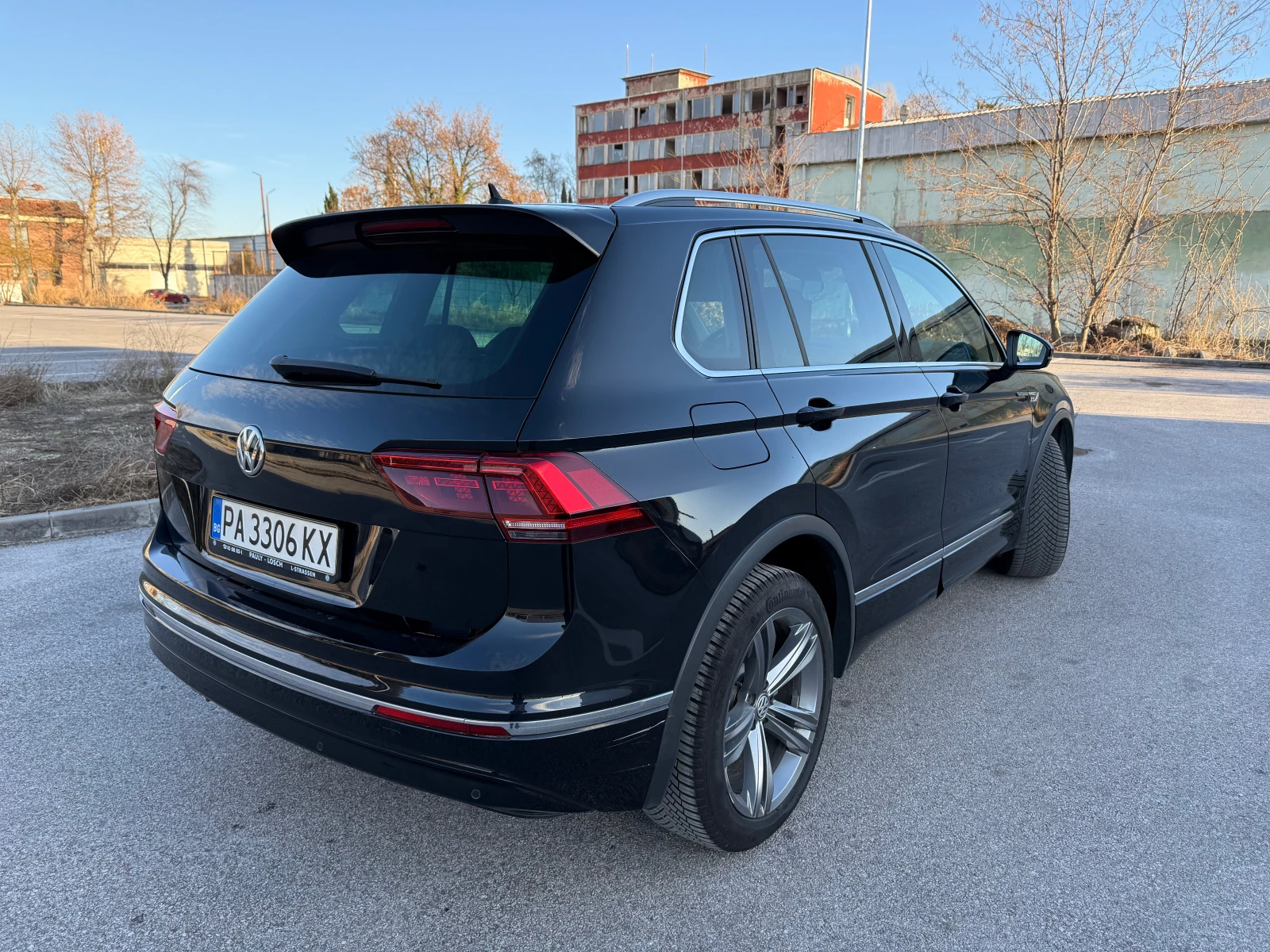 VW Tiguan 2.0D 4x4 R-Line Dig.Cockpit | Mobile.bg   5